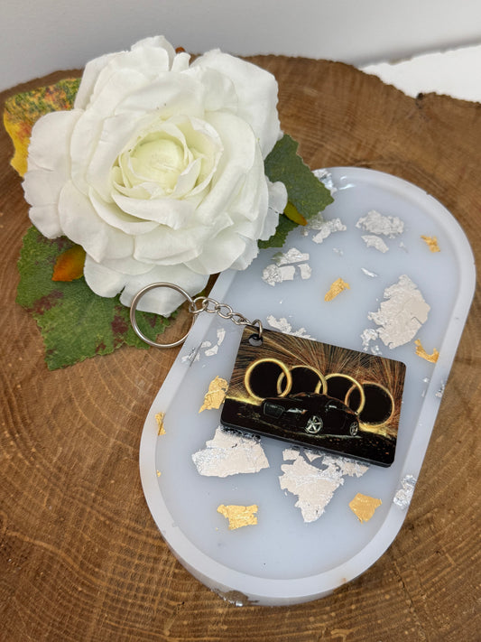 Porte-clés Audi personnalisé en MDF avec logo Audi, accessoire automobile élégant
